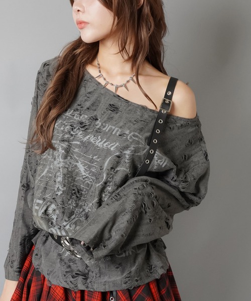 SPINNS(スピンズ)の「長袖ダメージ Tシャツ/ワンショルダー肩ベルト/ロマンスパンク(Tシャツ/カットソー・レディース・グレー/オフホワイト・ONESIZE)」の5枚目の写真