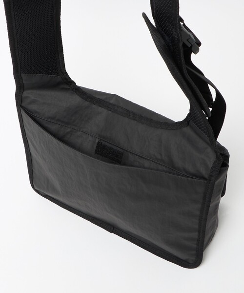 BAICYCLON by Bagjack(バイシクロン バイ バグジャック)の「【別注】<BAICYCLON>ワッシャー ナイロン ショルダー バッグ(ショルダーバッグ・メンズ・ブラック・FREE)」の13枚目の写真