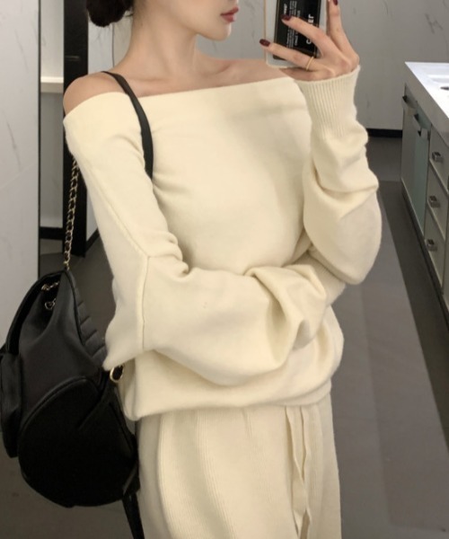 FREE STYLISTS(フリー スタイリスト)の「YUGA_YGMC Off-the-shoulder top + loose-fitting pants set(セットアップ・レディース・オフホワイト/グレー/ブラック・FREE)」の14枚目の写真