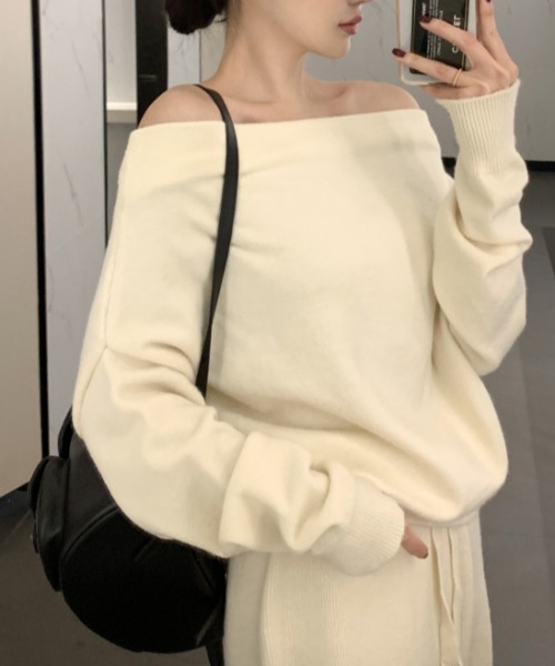 FREE STYLISTS(フリー スタイリスト)の「YUGA_YGMC Off-the-shoulder top + loose-fitting pants set(セットアップ・レディース・オフホワイト/グレー/ブラック・FREE)」の18枚目の写真