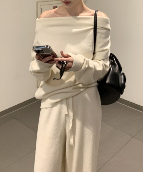 FREE STYLISTS(フリー スタイリスト)の「YUGA_YGMC Off-the-shoulder top + loose-fitting pants set(セットアップ・レディース・オフホワイト/グレー/ブラック・FREE)」の21枚目の写真