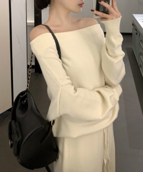 FREE STYLISTS(フリー スタイリスト)の「YUGA_YGMC Off-the-shoulder top + loose-fitting pants set(セットアップ・レディース・オフホワイト/グレー/ブラック・FREE)」の17枚目の写真