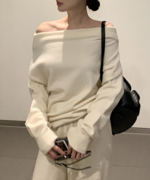 FREE STYLISTS(フリー スタイリスト)の「YUGA_YGMC Off-the-shoulder top + loose-fitting pants set(セットアップ・レディース・オフホワイト/グレー/ブラック・FREE)」の12枚目の写真