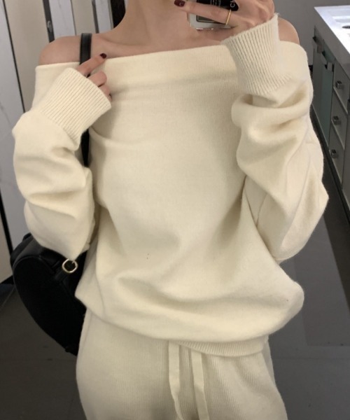 FREE STYLISTS(フリー スタイリスト)の「YUGA_YGMC Off-the-shoulder top + loose-fitting pants set(セットアップ・レディース・オフホワイト/グレー/ブラック・FREE)」の22枚目の写真