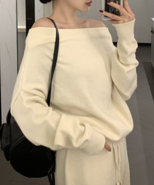 FREE STYLISTS(フリー スタイリスト)の「YUGA_YGMC Off-the-shoulder top + loose-fitting pants set(セットアップ・レディース・オフホワイト/グレー/ブラック・FREE)」の11枚目の写真