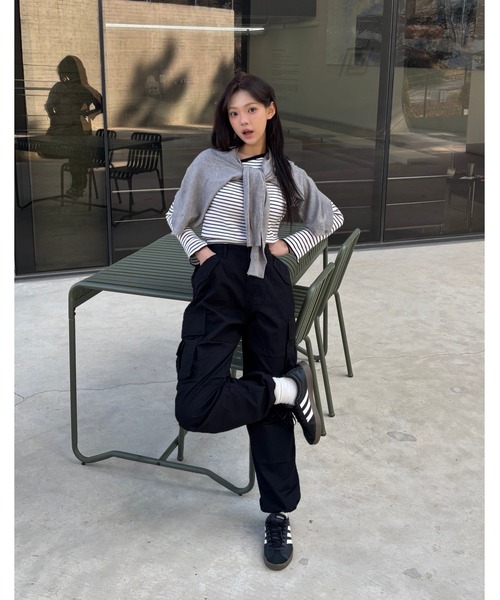 Vini（ヴィニ）の「クルーネックショートカーディガン（カーディガン/ボレロ・レディース・レッド/ブラック/グレー・FREE）」の5枚目の写真