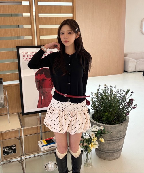 Vini（ヴィニ）の「クルーネックショートカーディガン（カーディガン/ボレロ・レディース・レッド/ブラック/グレー・FREE）」の8枚目の写真