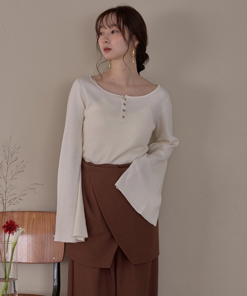 mideal(マイディール)の「button design flare sleeve rib knit / ボタンデザインフレアスリーブリブニット(ニット/セーター・レディース・ブラウン/ボルドー/ネイビー/アイボリー・FREE)」の1枚目の写真