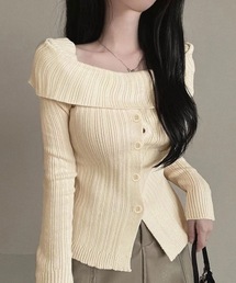 オフショルリブニット 前ボタン