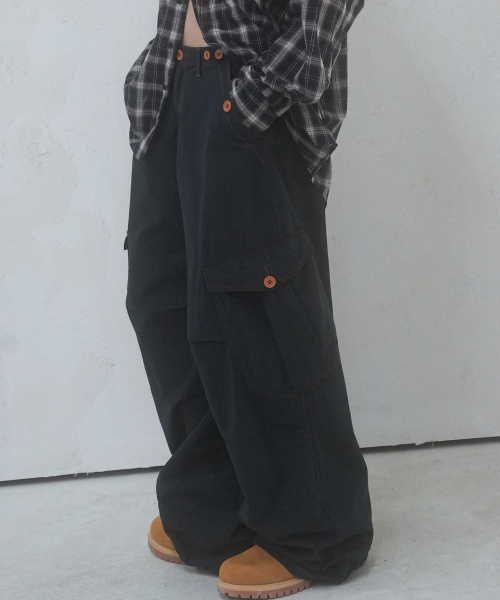 AVANDRESS(アバンドレス )の「Enter Wide Cargo Cotton Pants CAMO(デニムパンツ・メンズ・カーキ・SMALL/MEDIUM/LARGE/X-LARGE)」の4枚目の写真