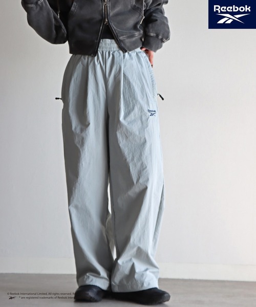 COURO(コウロ)の「【Reebok/リーボック】 別注 スモールベクター刺繍ナイロンパンツ(その他パンツ・レディース・アイボリー/ブラック/ネイビー/チャコールグレー/ライトグレー/グリーン系/ダークブラウン・S/M/L/XL)」の4枚目の写真
