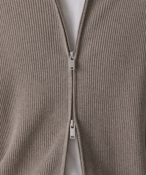 MUSINSA STANDARD（ムシンサスタンダード）の「コットンハイネックニットジップアップ[トープ]（ニット/セーター・メンズ・その他・SMALL/MEDIUM/LARGE/X-LARGE/XX-LARGE）」の5枚目の写真