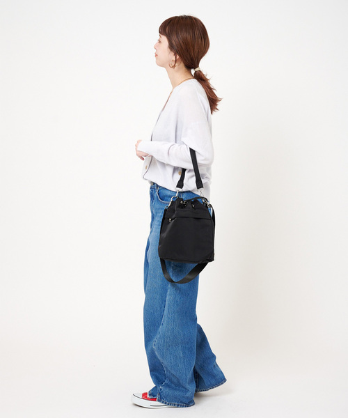 B.C STOCK（ベーセーストック）の「ナイロン巾着バッグ（ショルダーバッグ・レディース・ブラック/カーキ/ベージュ・FREE）」の5枚目の写真