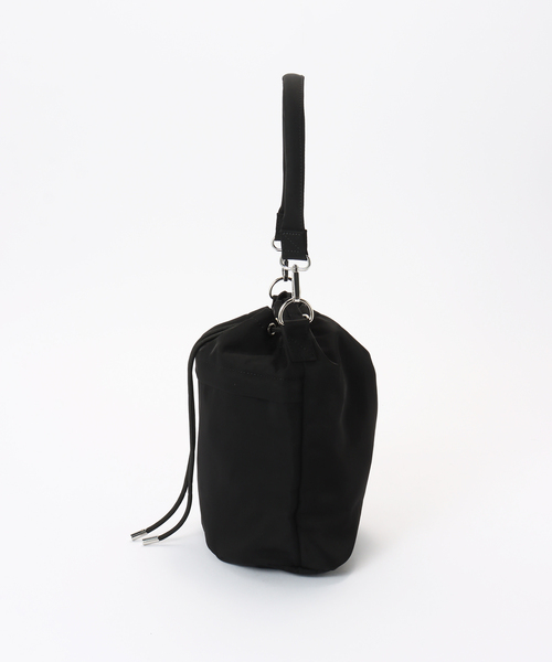 B.C STOCK（ベーセーストック）の「ナイロン巾着バッグ（ショルダーバッグ・レディース・ブラック/カーキ/ベージュ・FREE）」の9枚目の写真