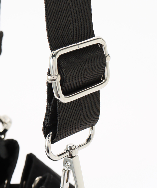 B.C STOCK（ベーセーストック）の「ナイロン巾着バッグ（ショルダーバッグ・レディース・ブラック/カーキ/ベージュ・FREE）」の16枚目の写真