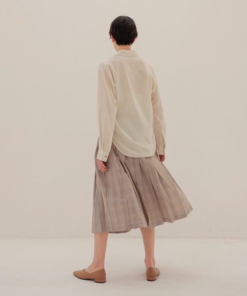 DRESSLAVE（ドレスレイブ）の「taffeta one-way tuck skirt(タフタワンウェイタックスカート)（スカート・レディース・ベージュ/ブルー・38）」の9枚目の写真
