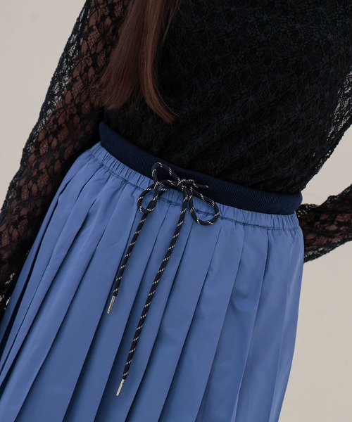 DRESSLAVE（ドレスレイブ）の「taffeta one-way tuck skirt(タフタワンウェイタックスカート)（スカート・レディース・ベージュ/ブルー・38）」の14枚目の写真