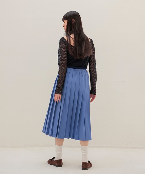 DRESSLAVE（ドレスレイブ）の「taffeta one-way tuck skirt(タフタワンウェイタックスカート)（スカート・レディース・ベージュ/ブルー・38）」の17枚目の写真