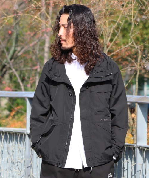 KRIFF MAYER(クリフメイヤー)の「花粉ドロップフードジャケット(マウンテンパーカー・メンズ・カラフル/ベージュ/オリーブ/ブラック・X-LARGE/LARGE/MEDIUM)」の1枚目の写真