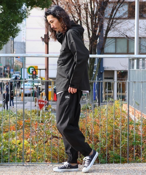 KRIFF MAYER(クリフメイヤー)の「花粉ドロップフードジャケット(マウンテンパーカー・メンズ・カラフル/ベージュ/オリーブ/ブラック・X-LARGE/LARGE/MEDIUM)」の18枚目の写真
