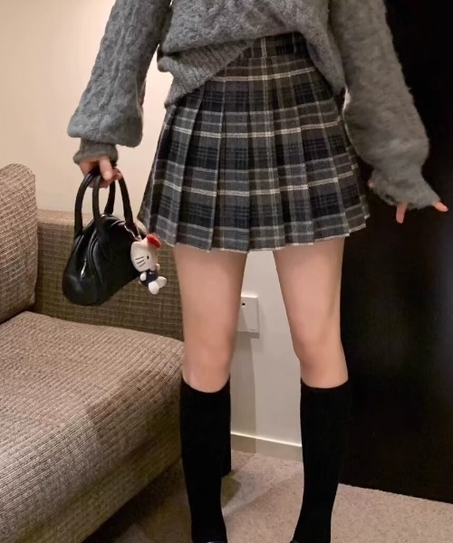 FREE STYLISTS(フリー スタイリスト)の「起毛チェック柄プリーツ ミニスカート(スカート・レディース・ブラウン/グレー・L/XL/XXL/S/M/XXXL)」の4枚目の写真