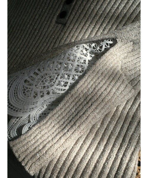 LAGUNAMOON（ラグナムーン）の「ラメブレンドレースカフスニットワンピース（ワンピース・レディース・ネイビー/ベージュ/ピンク・MEDIUM/SMALL）」の9枚目の写真