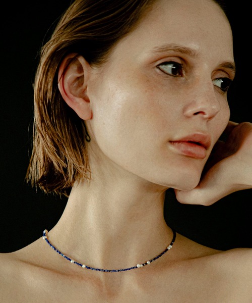 LAPUIS(ラピュイ)の「LAPUIS(ラピュイ) Silver925 by LAPUIS / Pearl & stone necklace(ネックレス・レディース・ブルー/ブラック/レッド/ブラウン・FREE)」の3枚目の写真