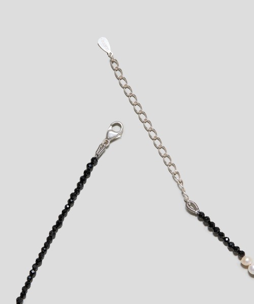 LAPUIS(ラピュイ)の「LAPUIS(ラピュイ) Silver925 by LAPUIS / Pearl & stone necklace(ネックレス・レディース・ブルー/ブラック/レッド/ブラウン・FREE)」の15枚目の写真