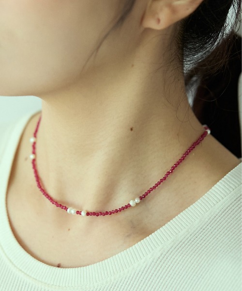 LAPUIS(ラピュイ)の「LAPUIS(ラピュイ) Silver925 by LAPUIS / Pearl & stone necklace(ネックレス・レディース・ブルー/ブラック/レッド/ブラウン・FREE)」の7枚目の写真