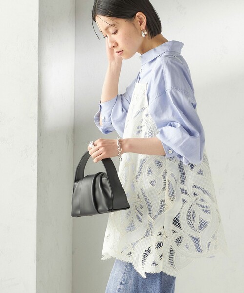 SHIPS(シップス)の「〈手洗い可能〉刺繍 スカラップ レース キャミソール(キャミソール・レディース・ナチュラル・ONE SIZE)」の1枚目の写真