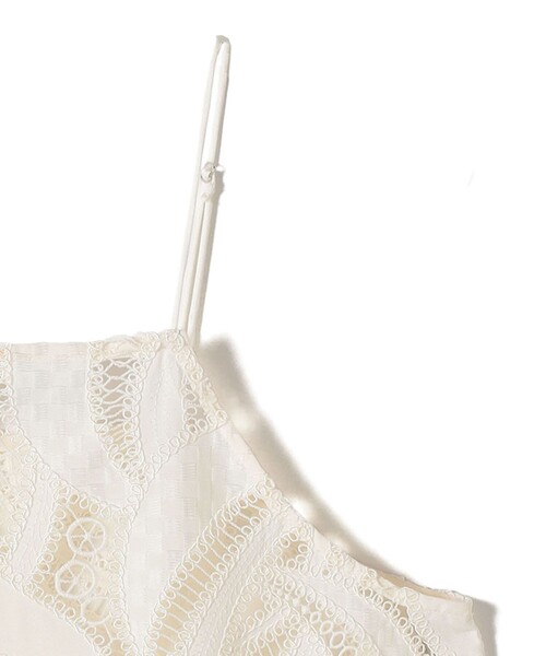 SHIPS(シップス)の「〈手洗い可能〉刺繍 スカラップ レース キャミソール(キャミソール・レディース・ナチュラル・ONE SIZE)」の19枚目の写真