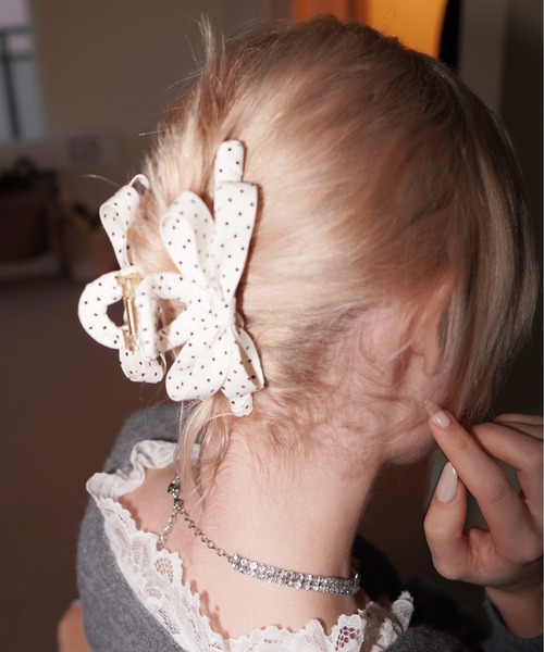 IMARI(イマリ)の「【 IMARI / イマリ 】 ドット リボン バンスクリップ(バレッタ/ヘアクリップ・レディース・ホワイト/ブラック・FREE)」の2枚目の写真