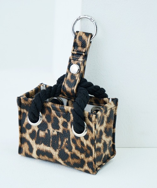 GYDA（ジェイダ）の「GYDA(ジェイダ)ショッパー風ミニバッグチャーム GY-P193（ポーチ・レディース・レオパード/ブラック・FREE）」の2枚目の写真