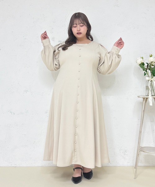 新品タグ付 BOSS ♡ 美シルエット ストレッチワンピース アイボリー系白 新品タグ付 BOSS ♡ 美シルエット ストレッチワンピース アイボリー系