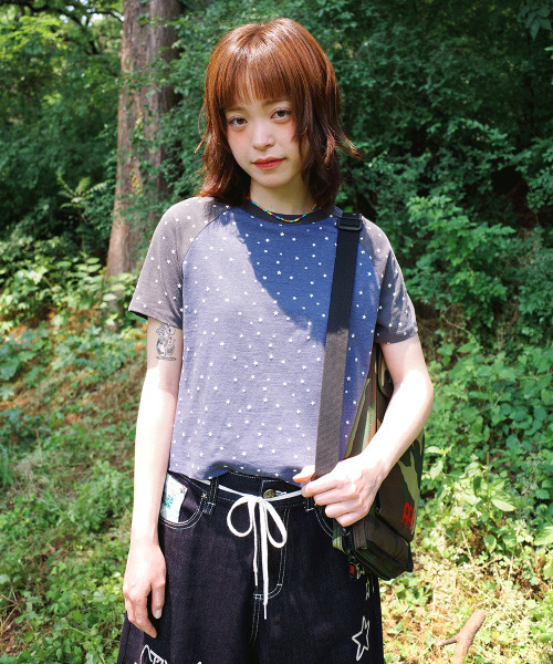 Cavish(カビシ)の「CAVISH x LELBO BROWN W STAR RAGLAN SS TEE NAVY(CV2FMFT545C)(Tシャツ/カットソー・レディース・ネイビー・FREE)」の1枚目の写真