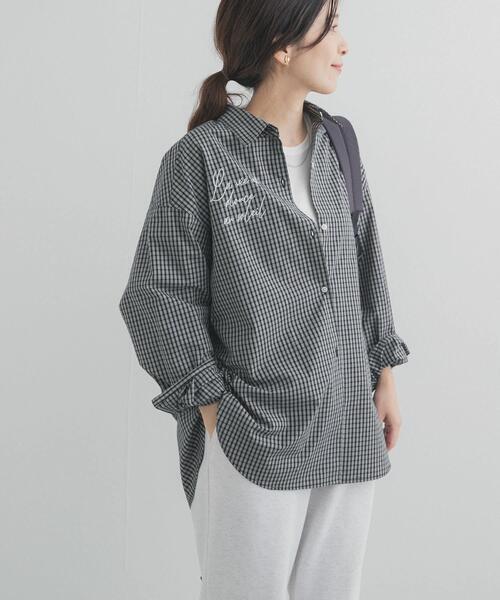 URBAN RESEARCH DOORS（アーバンリサーチドアーズ）の「刺繍チェックシャツ（シャツ/ブラウス・レディース・ブルー系その他/ブラック系その他・FREE）」の2枚目の写真