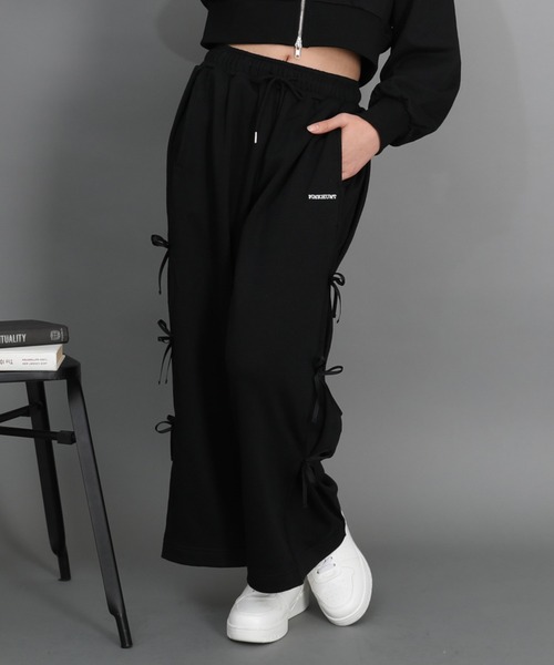 PINKHUNT(ピンクハント)の「PINKHUNT サイドリボンスウェットロングパンツ 1301K (トップス別売り)(その他パンツ・キッズ・ブラック/アッシュグレー・120cm/130cm/140cm/150cm/160cm)」の2枚目の写真