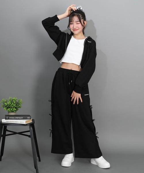 PINKHUNT(ピンクハント)の「PINKHUNT サイドリボンスウェットロングパンツ 1301K (トップス別売り)(その他パンツ・キッズ・ブラック/アッシュグレー・120cm/130cm/140cm/150cm/160cm)」の4枚目の写真