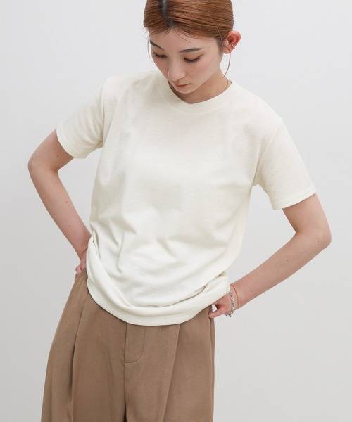 select MOCA(セレクトモカ)の「ソフトタッチシンプルデイリーTシャツ(Tシャツ/カットソー・レディース・スミクロ/ブラウン/ブラック/アイボリー・FREE)」の4枚目の写真