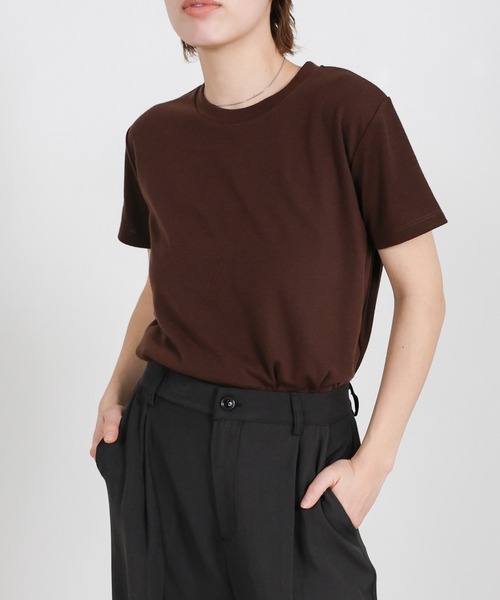 select MOCA(セレクトモカ)の「ソフトタッチシンプルデイリーTシャツ(Tシャツ/カットソー・レディース・スミクロ/ブラウン/ブラック/アイボリー・FREE)」の10枚目の写真