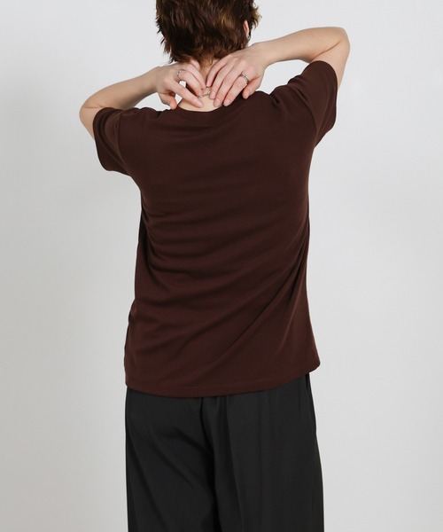 select MOCA(セレクトモカ)の「ソフトタッチシンプルデイリーTシャツ(Tシャツ/カットソー・レディース・スミクロ/ブラウン/ブラック/アイボリー・FREE)」の20枚目の写真