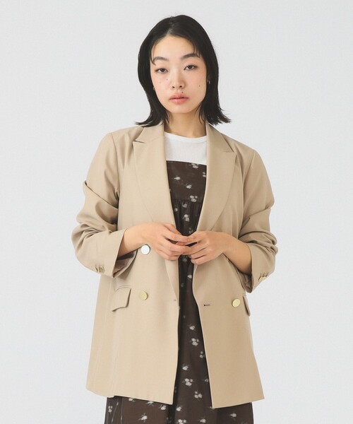 Ray BEAMS（レイビームス）の「4ボタン ダブル ブレザー（テーラードジャケット・レディース・ベージュ/ネイビー・0/1）」の2枚目の写真