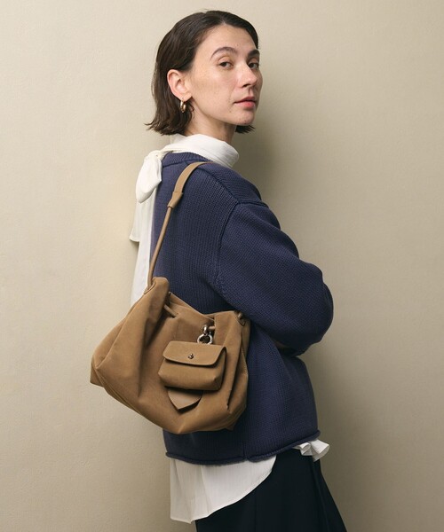 BEAUTY&YOUTH UNITED ARROWS（ビューティーアンドユースユナイテッドアローズ）の「スエードライク チャーム ドロスト バッグ（ショルダーバッグ・レディース・ダークブラウン/ベージュ・FREE）」の3枚目の写真