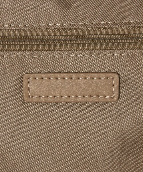 BEAUTY&YOUTH UNITED ARROWS（ビューティーアンドユースユナイテッドアローズ）の「スエードライク チャーム ドロスト バッグ（ショルダーバッグ・レディース・ダークブラウン/ベージュ・FREE）」の17枚目の写真