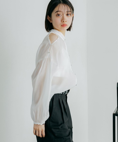 PAGEBOY（ページボーイ）の「2WAYショルダーブラウス（シャツ/ブラウス・レディース・ホワイト系その他/ブルー系その他/ブラック/オフホワイト・FREE）」の10枚目の写真