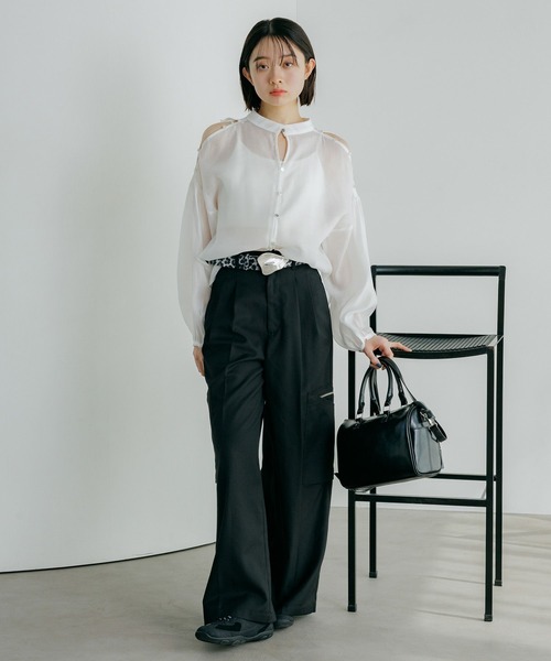 PAGEBOY（ページボーイ）の「2WAYショルダーブラウス（シャツ/ブラウス・レディース・ホワイト系その他/ブルー系その他/ブラック/オフホワイト・FREE）」の5枚目の写真
