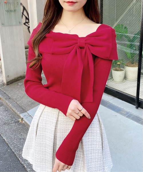 INGNI（イング）の「リボンオフショルニット（ニット/セーター・レディース・レッド/ピンク/ブラック/アイボリー・M）」の4枚目の写真