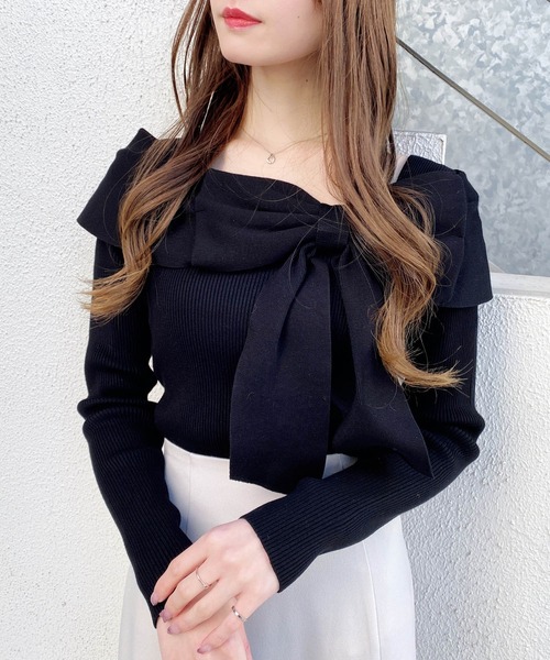 INGNI（イング）の「リボンオフショルニット（ニット/セーター・レディース・レッド/ピンク/ブラック/アイボリー・M）」の3枚目の写真