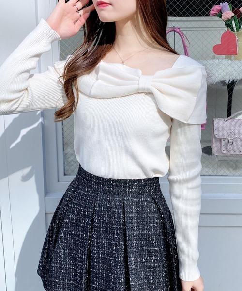 INGNI（イング）の「リボンオフショルニット（ニット/セーター・レディース・レッド/ピンク/ブラック/アイボリー・M）」の8枚目の写真