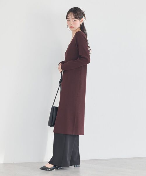 earth music&ecology（アースミュージックアンドエコロジー）の「【2026SS】Vネックニットワンピース（ワンピース・レディース・ブラック/ベージュ/ブラウン・FREE）」の8枚目の写真